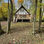Tree-Lined Pocono Lake Cabin, Game Room On-Site!