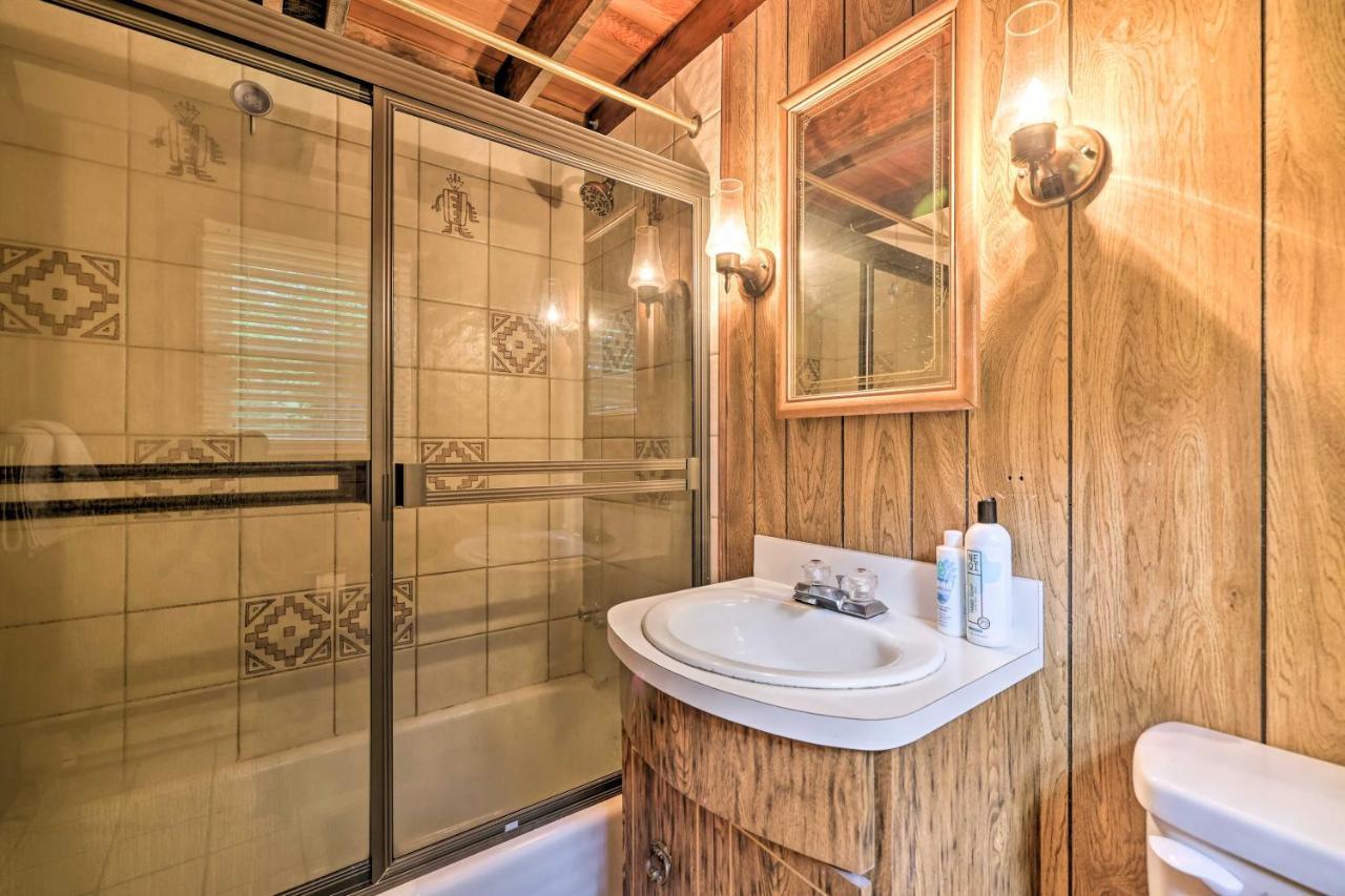Holiday home Tree-lined Pocono Cabin, Game On-site! *