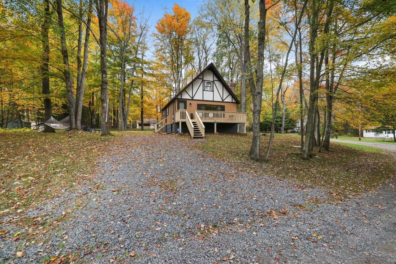 Holiday home Tree-lined Pocono Cabin, Game On-site! *